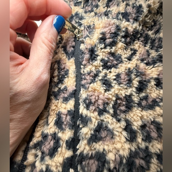 ✨NWT! Calvin Klein Women’s Leopard Print Faux Fur Zip-Up Jacket – Size XL - Picture 8 of 10
